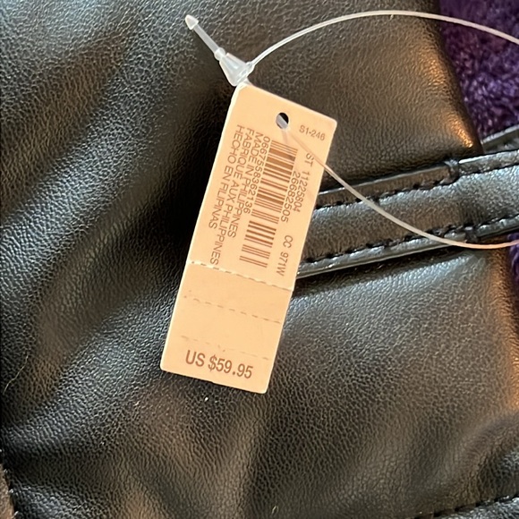 Black puffy Victoria’s Secret tote bag NWT! - Picture 3 of 10